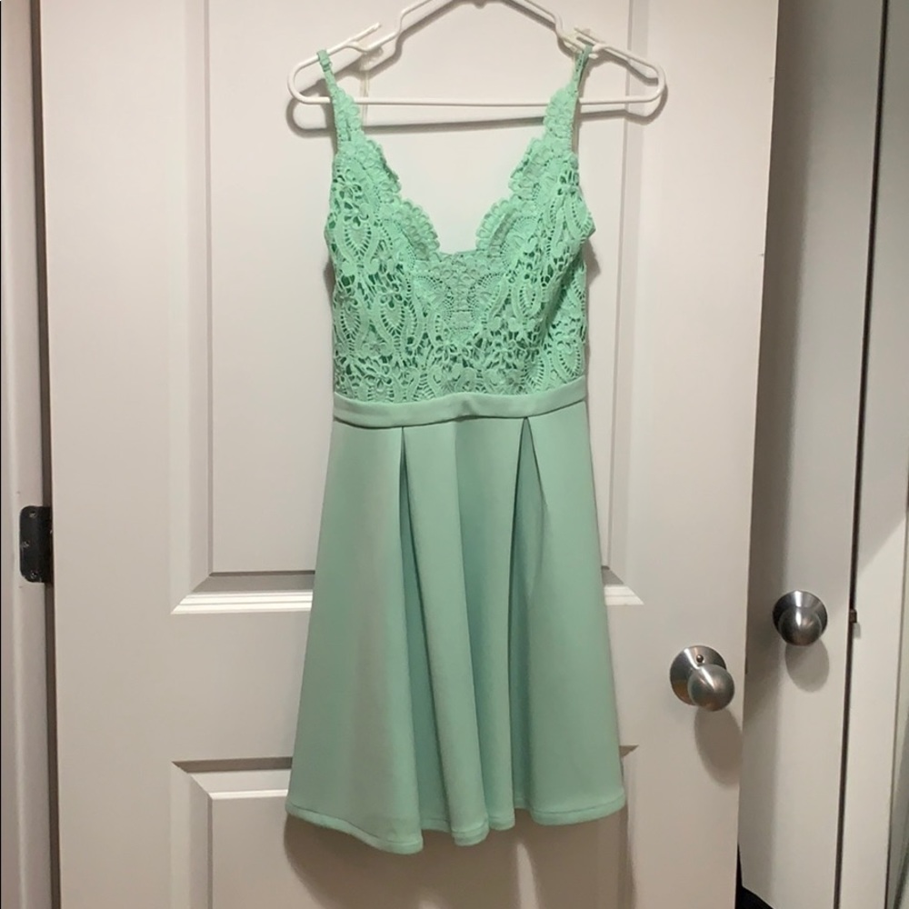 Mint greet crochet lace dress